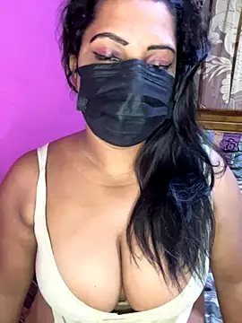 Snapshot of NOORA-GIRL chatting on 11.22.25 NOORA-GIRL online show from 11.22.25