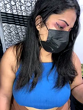 Snapshot of NOORA-GIRL chatting on 11.27.25 NOORA-GIRL online show from 11.27.25