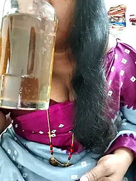 Snapshot of Swapna_143 chatting on 10.25.25 Swapna 143 online show from 10.25.25