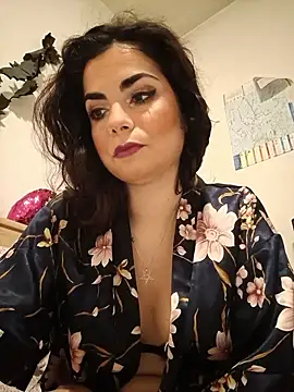 Saturnia Yvonne online show from 12.04.24