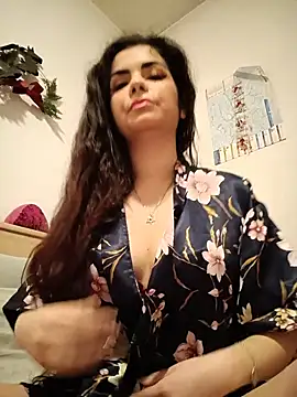 Saturnia Yvonne online show from 02.20.25