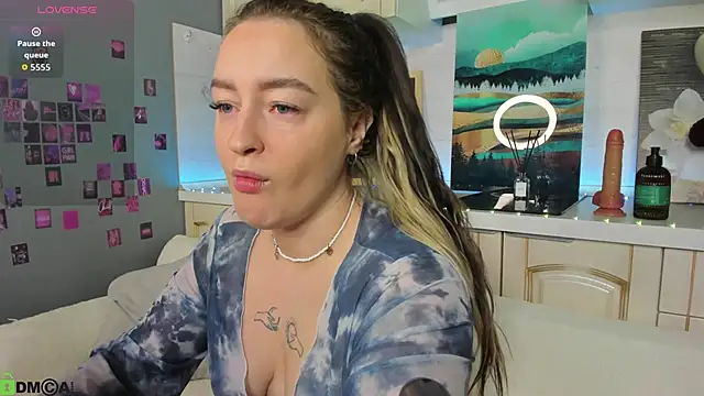 Snapshot of Kruela_Eva chatting on 11.28.25 Kruela Eva online show from 11.28.25