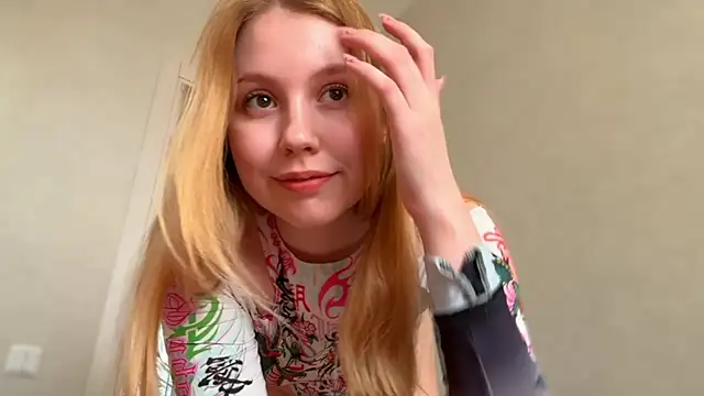 Snapshot of HoneyAudrey chatting on 04.23.26 HoneyAudrey online show from 04.23.26