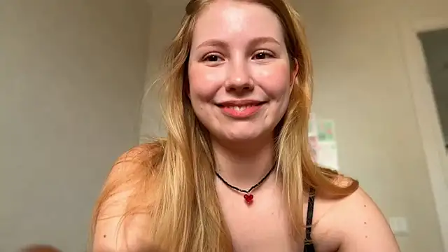 Snapshot of HoneyAudrey chatting on 05.22.26 HoneyAudrey online show from 05.22.26