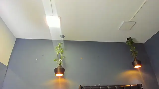 Hannah Miller   online show from 02.19.25