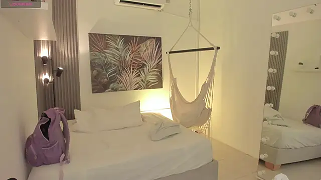 Snapshot of emma_alice_ chatting on 02.10.26 emma alice online show from 02.10.26