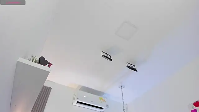 Snapshot of emma_alice_ chatting on 02.13.26 emma alice online show from 02.13.26