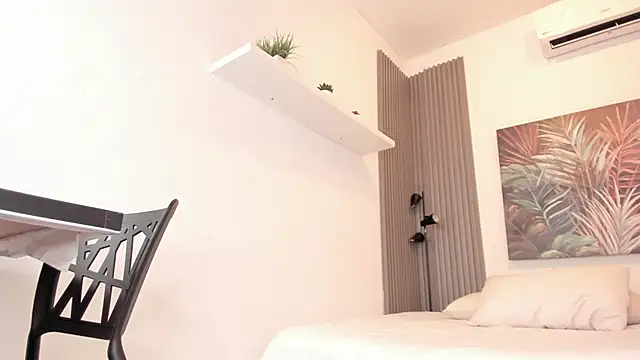 Snapshot of emma_alice_ chatting on 03.07.26 emma alice online show from 03.07.26