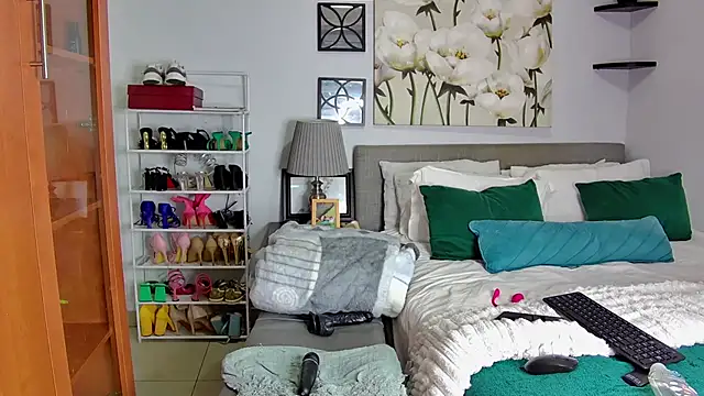 Snapshot of NaughtyKelly28 chatting on 02.06.26 NaughtyKelly28 online show from 02.06.26