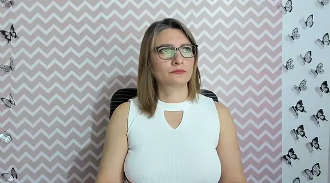 Amie Adams82  online show from 12.02.24