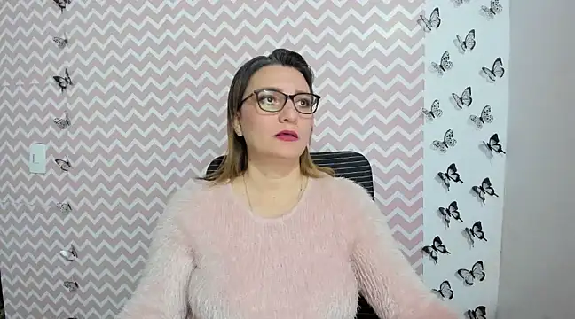 Amie Adams82  online show from 01.15.25