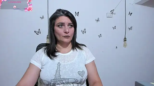 Amie Adams82  online show from 06.23.26
