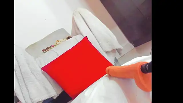 Snapshot of Dear_anne chatting on 03.25.26 Dear anne online show from 03.25.26