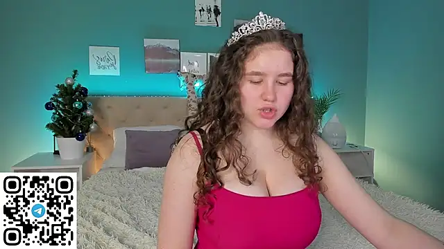 Snapshot of Ariella_Sol chatting on 12.22.24 Ariella Sol online show from 12.22.24