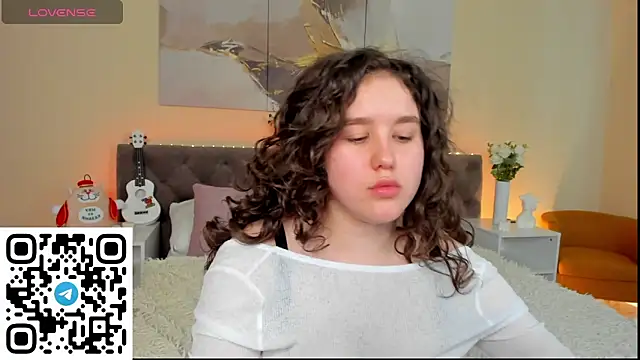 Snapshot of Ariella_Sol chatting on 02.06.25 Ariella Sol online show from 02.06.25