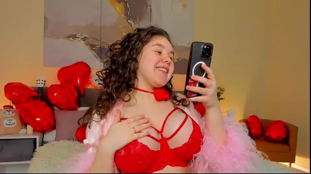 Snapshot of Ariella_Sol chatting on 02.10.25 Ariella Sol online show from 02.10.25