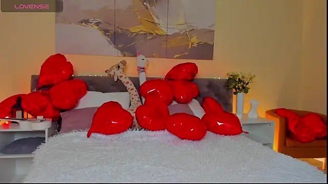 Snapshot of Ariella_Sol chatting on 02.13.25 Ariella Sol online show from 02.13.25