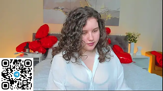 Snapshot of Ariella_Sol chatting on 02.13.25 Ariella Sol online show from 02.13.25