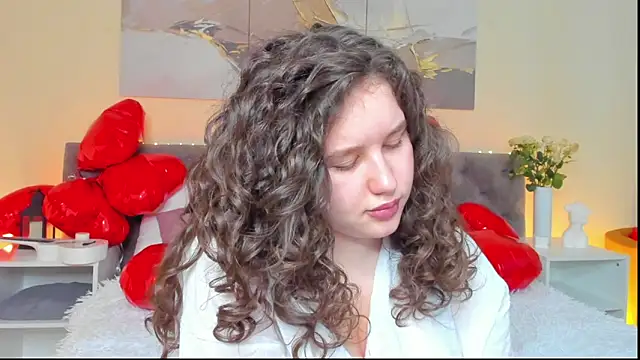 Snapshot of Ariella_Sol chatting on 02.14.25 Ariella Sol online show from 02.14.25