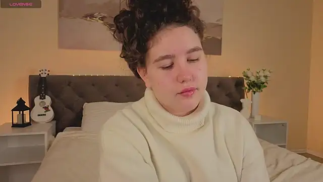 Ariella Sol online show from 11.08.25