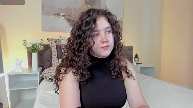 Snapshot of Ariella_Sol chatting on 05.13.26 Ariella Sol online show from 05.13.26