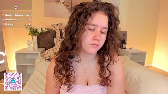 Snapshot of Ariella_Sol chatting on 06.05.26 Ariella Sol online show from 06.05.26