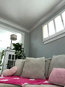 Snapshot of LoveShae_ chatting on 10.24.25 LoveShae online show from 10.24.25