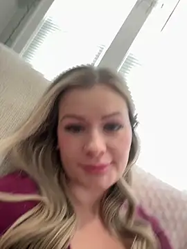 Snapshot of LoveShae_ chatting on 01.06.26 LoveShae online show from 01.06.26