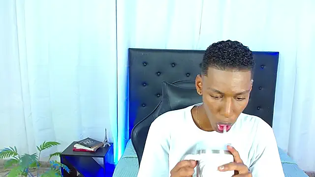 Snapshot of maiki18_ chatting on 03.04.26 maiki18 online show from 03.04.26