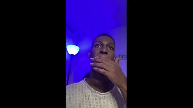 Snapshot of maiki18_ chatting on 03.31.26 maiki18 online show from 03.31.26