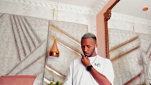 Snapshot of JamesParck chatting on 03.01.25 JamesParck online show from 03.01.25