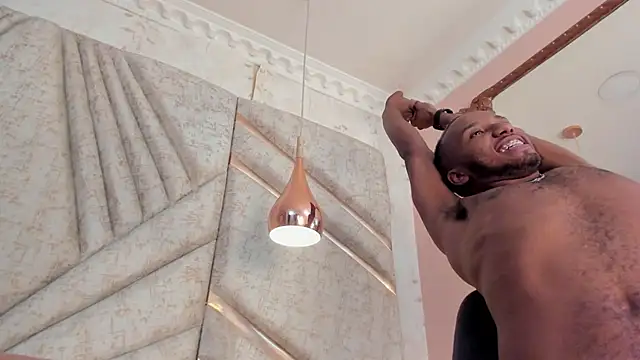 Snapshot of JamesParck chatting on 03.07.25 JamesParck online show from 03.07.25