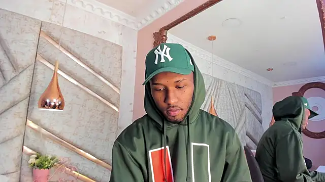 Snapshot of JamesParck chatting on 03.12.25 JamesParck online show from 03.12.25