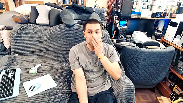 Snapshot of ClampMaster chatting on 09.24.25 ClampMaster online show from 09.24.25