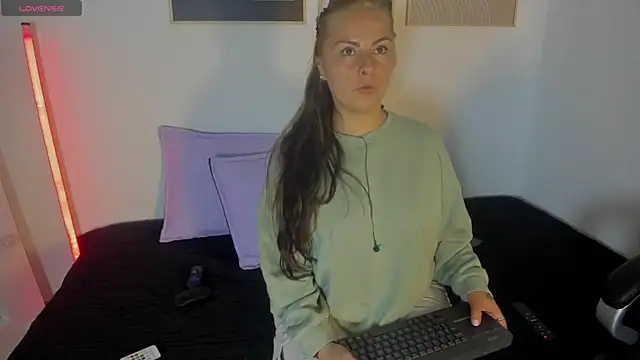 Snapshot of brandy_sweet_ chatting on 10.15.25 brandy sweet  online show from 10.15.25