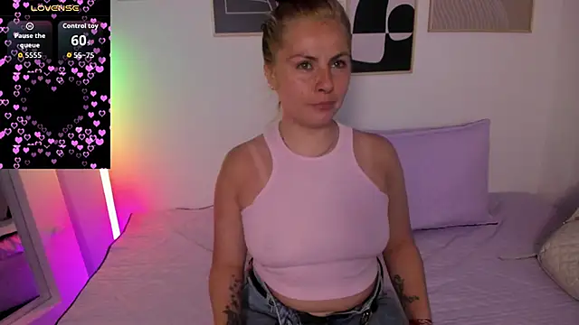 Snapshot of brandy_sweet_ chatting on 10.16.25 brandy sweet  online show from 10.16.25