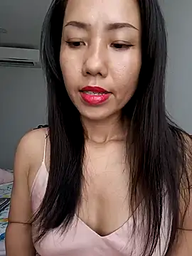 Snapshot of Sugar2k5 chatting on 02.26.25 Sugar2k5 online show from 02.26.25