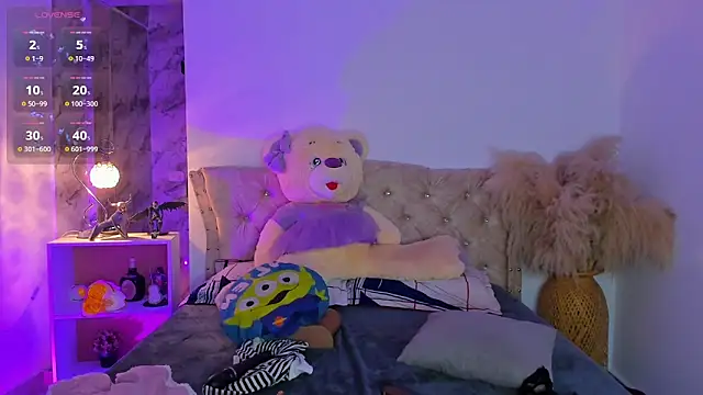 Sarahballiston  online show from 03.13.26