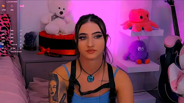 Snapshot of LaylaBrown chatting on 09.17.25 LaylaBrown online show from 09.17.25