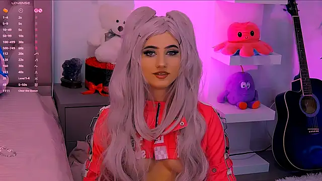 Snapshot of LaylaBrown chatting on 09.20.25 LaylaBrown online show from 09.20.25