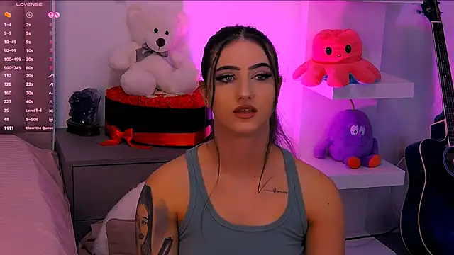 Snapshot of LaylaBrown chatting on 09.21.25 LaylaBrown online show from 09.21.25