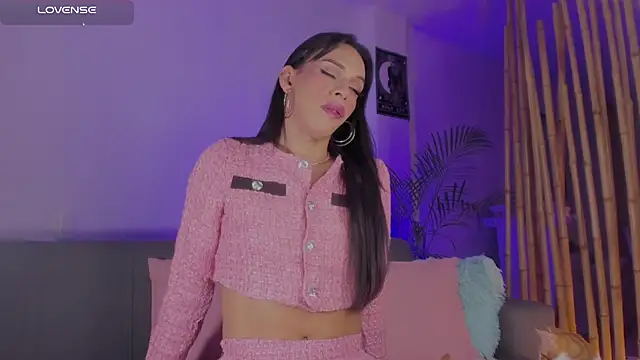 danna v online show from 12.19.24