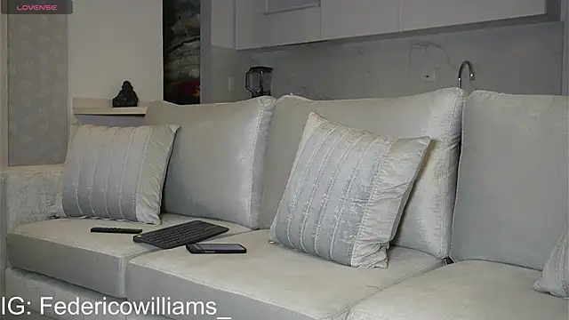 Snapshot of Derek_w chatting on 01.26.25 Derek w online show from 01.26.25