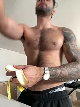 Snapshot of Derek_w chatting on 02.01.25 Derek w online show from 02.01.25