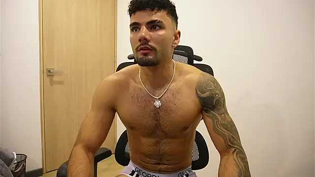 Snapshot of Derek_w chatting on 03.08.25 Derek w online show from 03.08.25