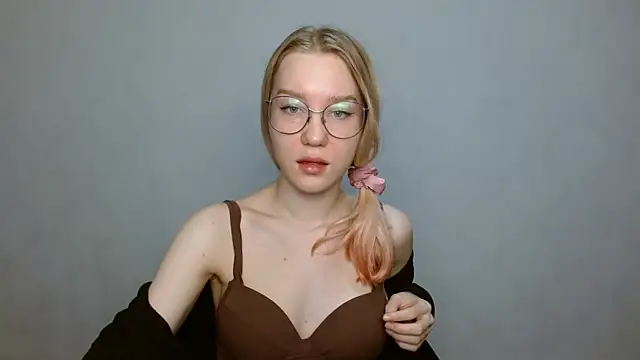 cindi hot online show from 01.25.25