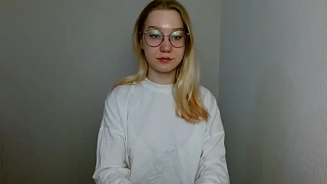 cindi hot online show from 03.17.25