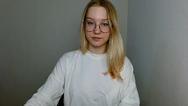 cindi hot online show from 03.17.25