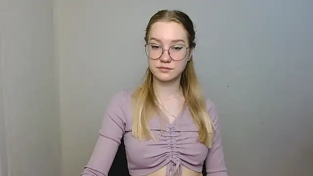 Snapshot of cindi_hot chatting on 01.15.26 cindi hot online show from 01.15.26