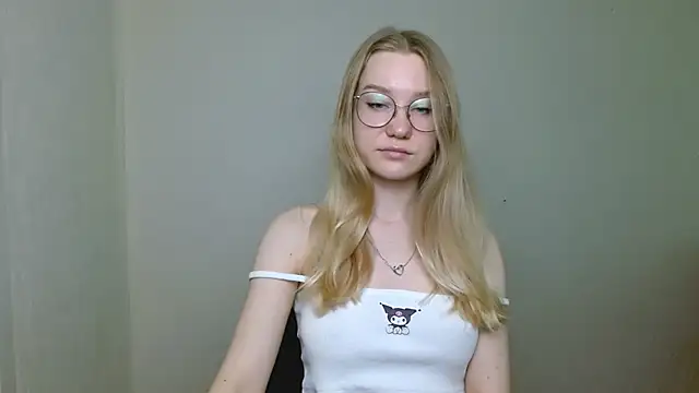 Snapshot of cindi_hot chatting on 01.16.26 cindi hot online show from 01.16.26